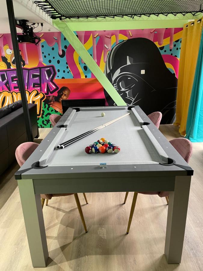 Capsule Forever Young - Jacuzzi - Sauna - Billard - Arcade De Jeux - Netflix & Home Cinema - Ping Pong Hastiere-par-dela 외부 사진
