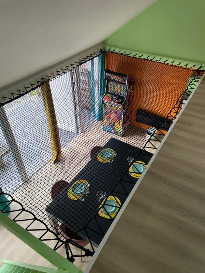 Capsule Forever Young - Jacuzzi - Sauna - Billard - Arcade De Jeux - Netflix & Home Cinema - Ping Pong Hastiere-par-dela 외부 사진