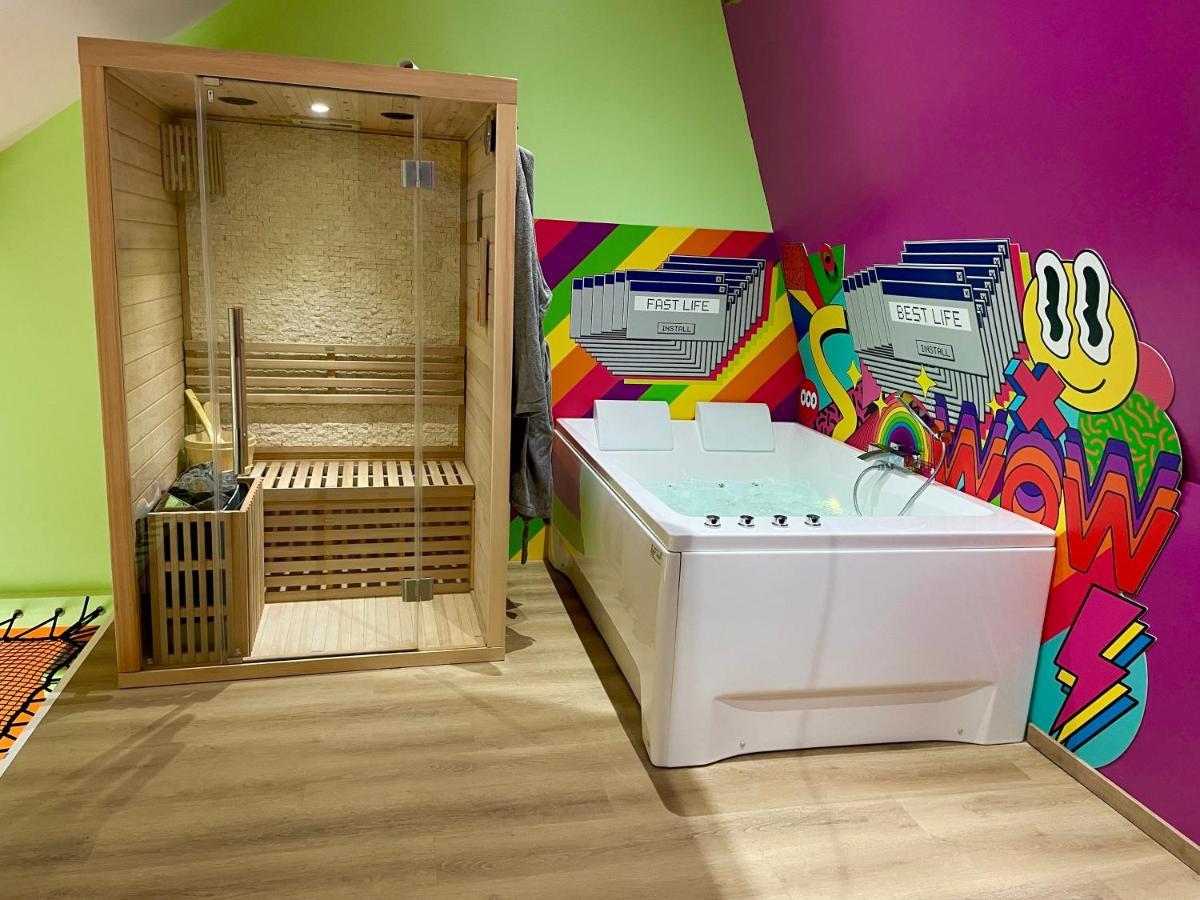 Capsule Forever Young - Jacuzzi - Sauna - Billard - Arcade De Jeux - Netflix & Home Cinema - Ping Pong Hastiere-par-dela 외부 사진