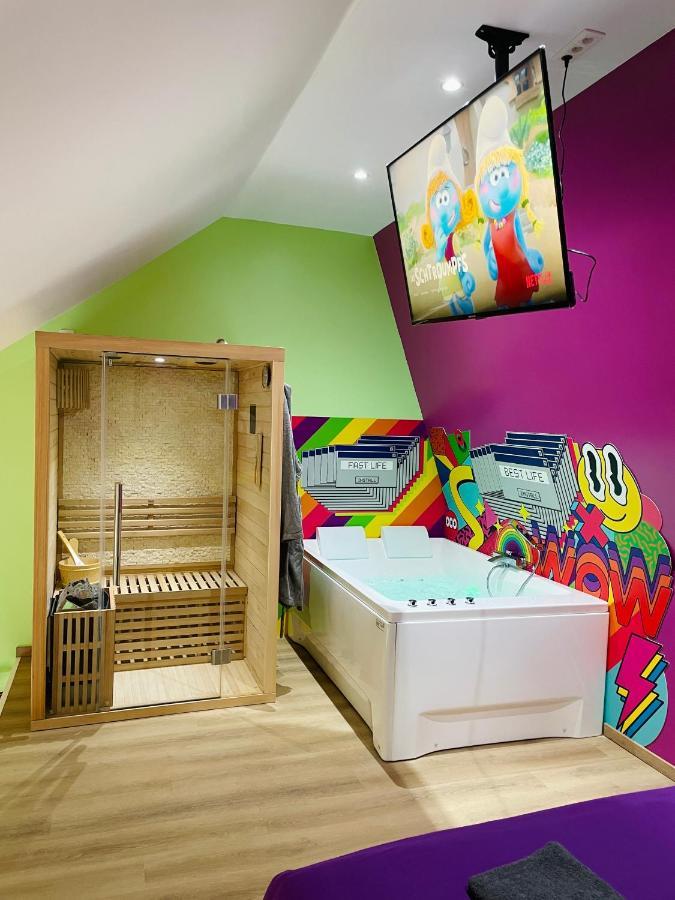 Capsule Forever Young - Jacuzzi - Sauna - Billard - Arcade De Jeux - Netflix & Home Cinema - Ping Pong Hastiere-par-dela 외부 사진