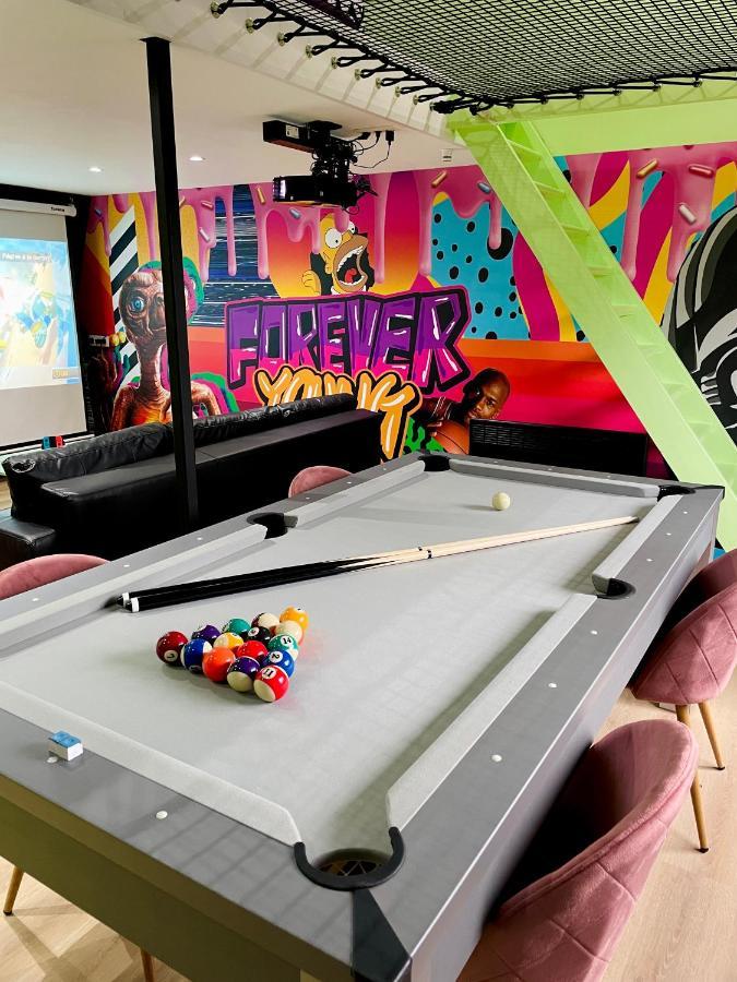 Capsule Forever Young - Jacuzzi - Sauna - Billard - Arcade De Jeux - Netflix & Home Cinema - Ping Pong Hastiere-par-dela 외부 사진